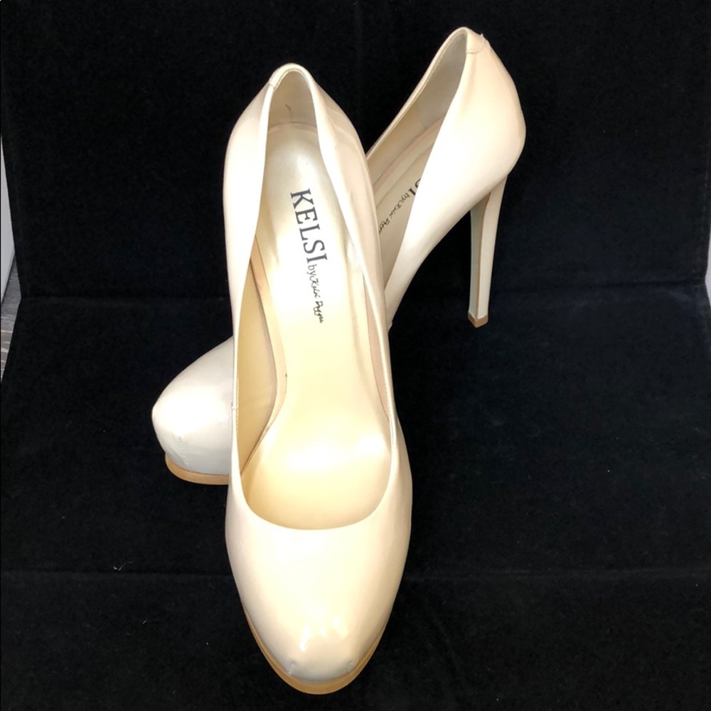 Kelsi by Kelsi Dagger “LINZY” Heels